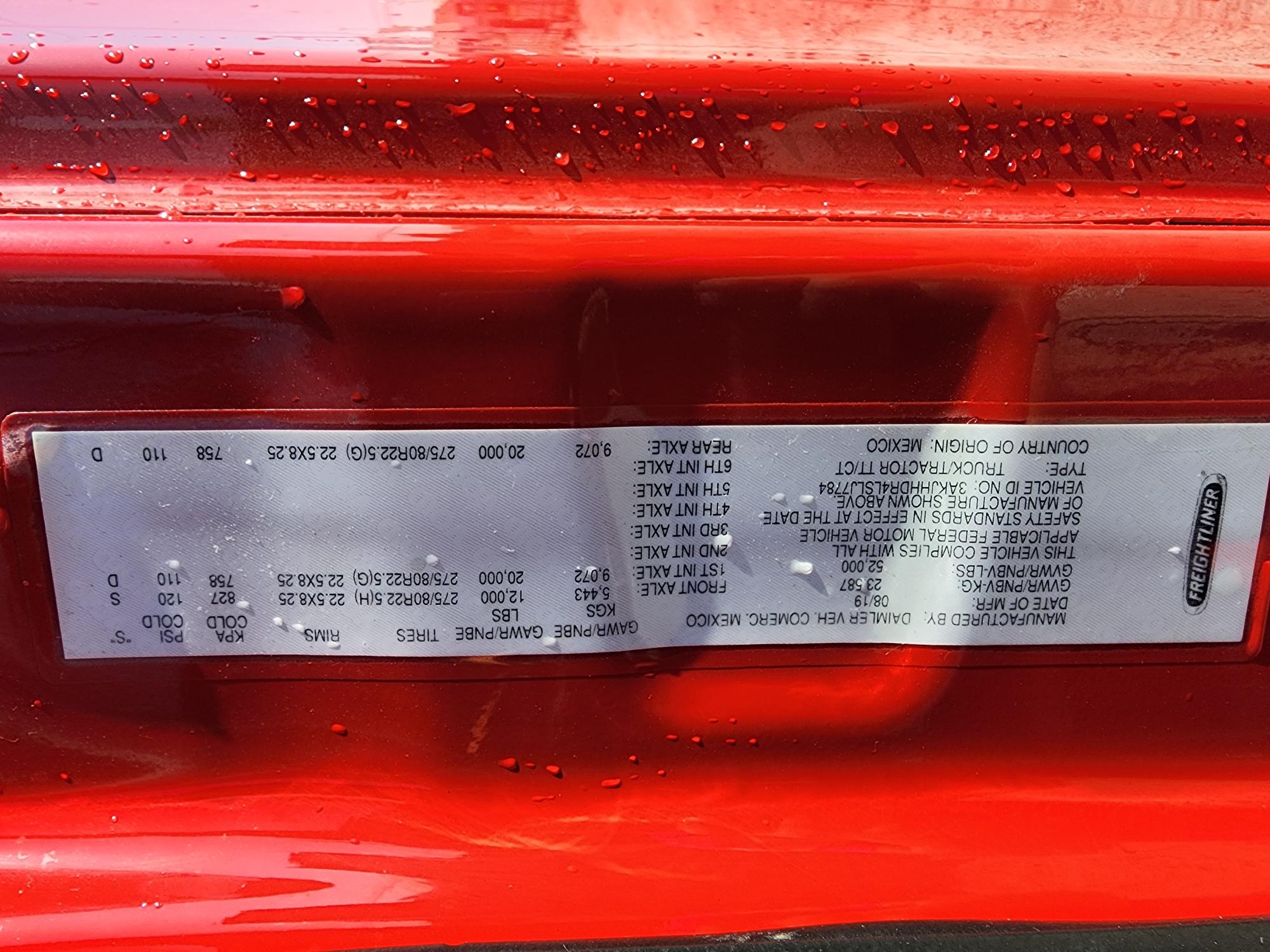 2020 FREIGHTLINER CASCADIA 126SLP - image 24