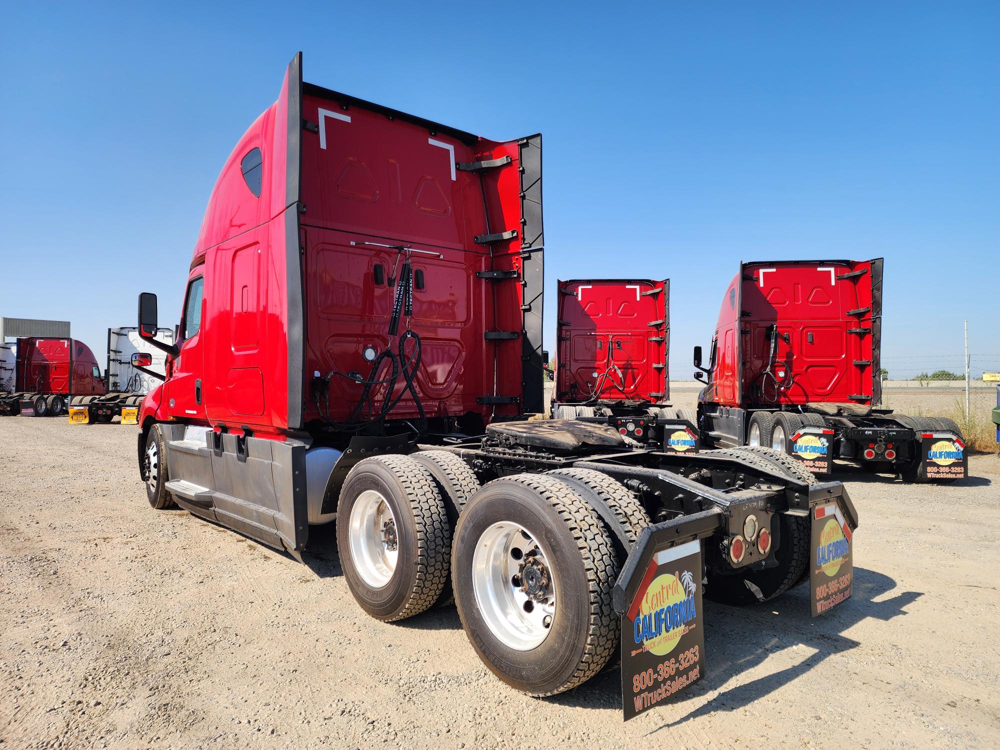2020 FREIGHTLINER CASCADIA 126SLP - image 4