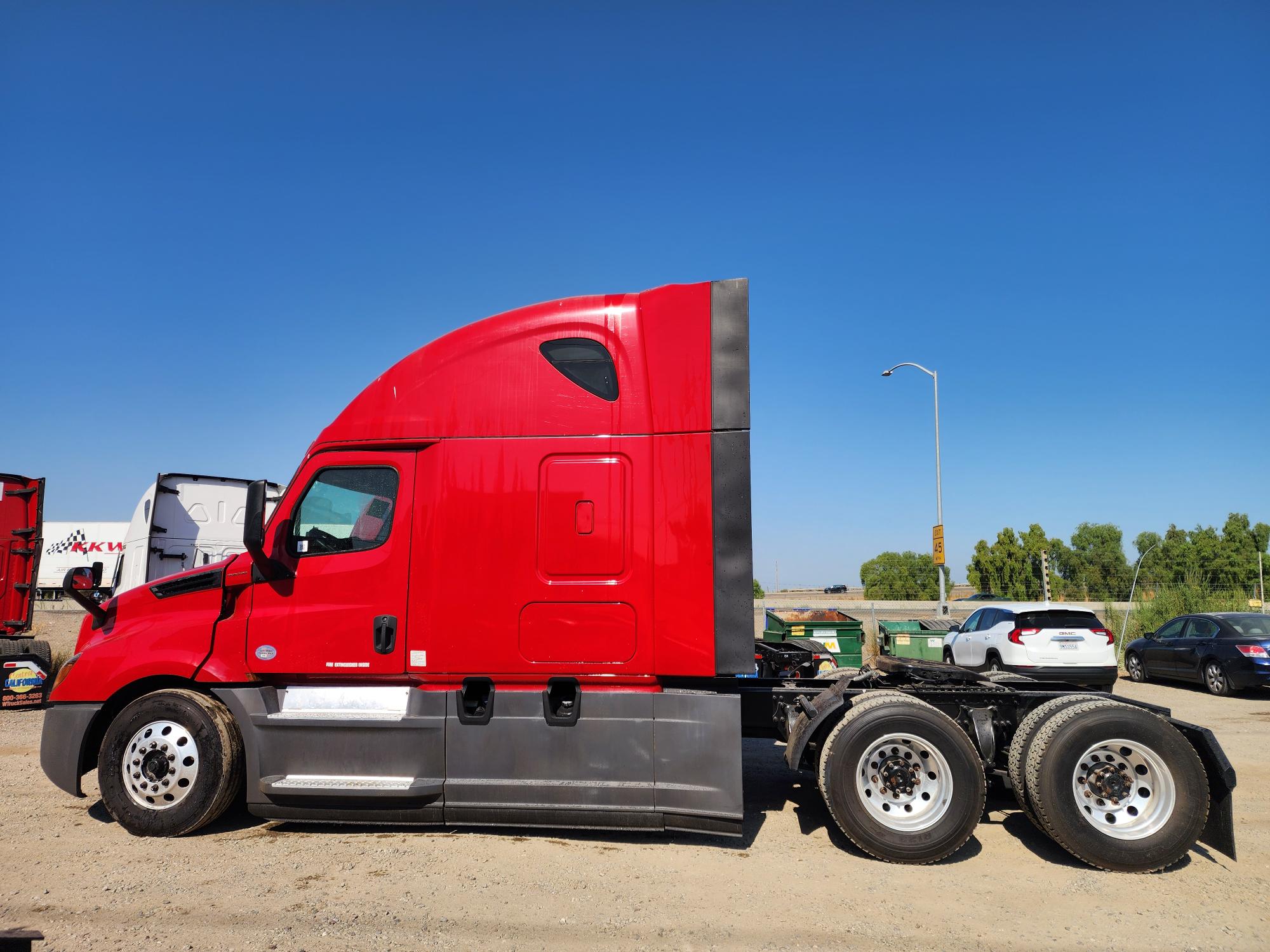 2020 FREIGHTLINER CASCADIA 126SLP - image 3
