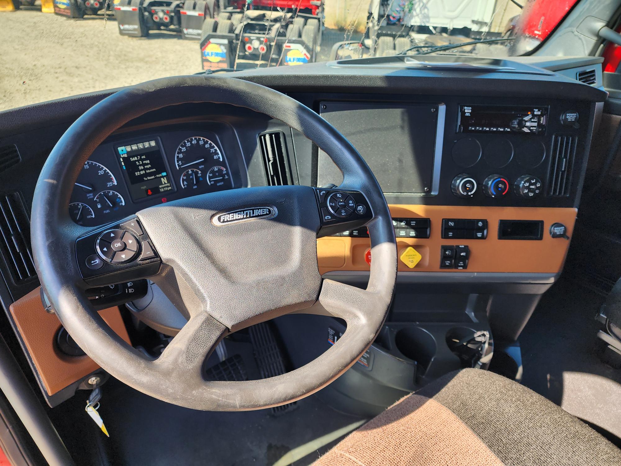 2020 FREIGHTLINER CASCADIA 126SLP - image 17