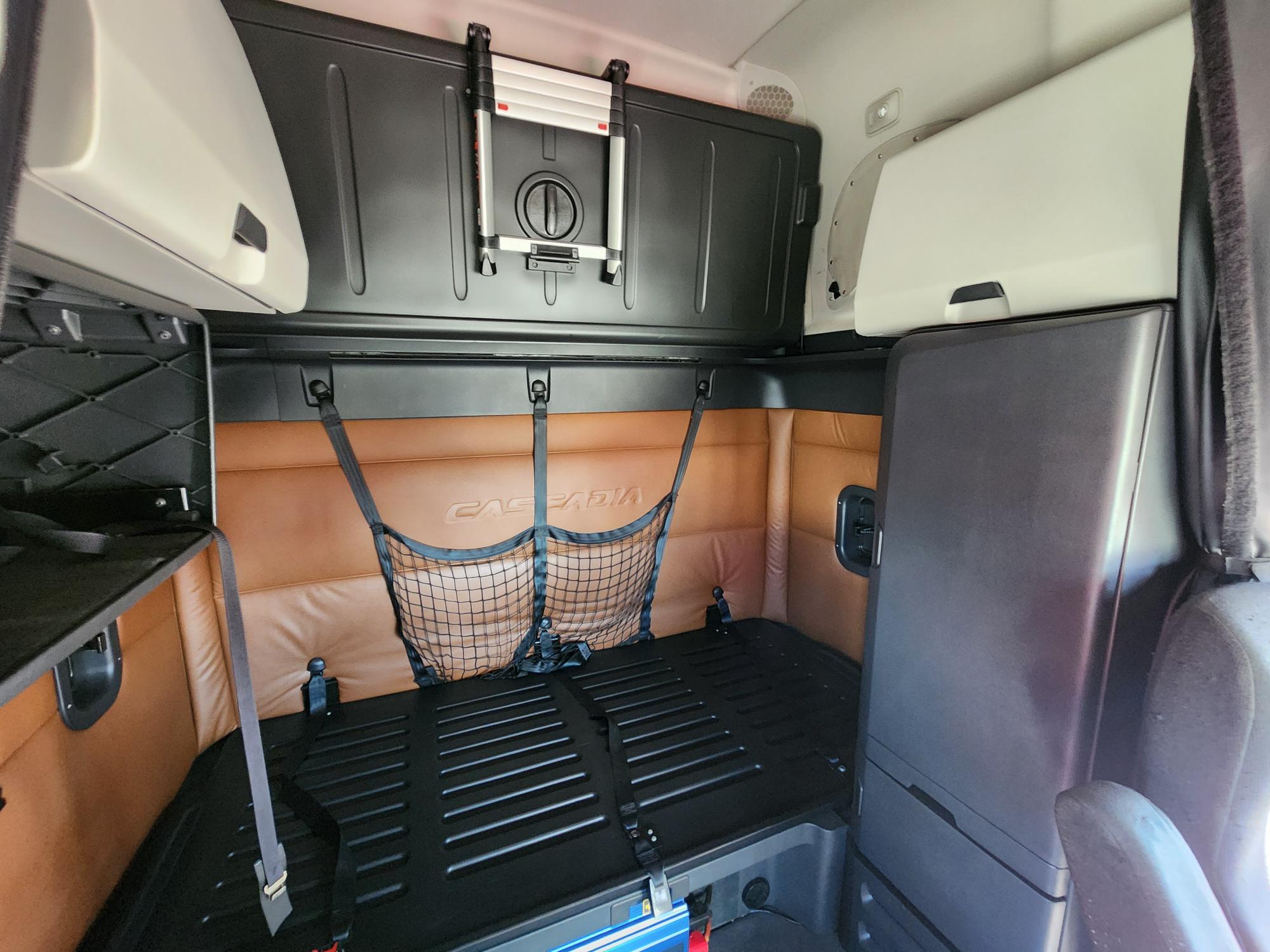 2020 FREIGHTLINER CASCADIA 126SLP - image 19