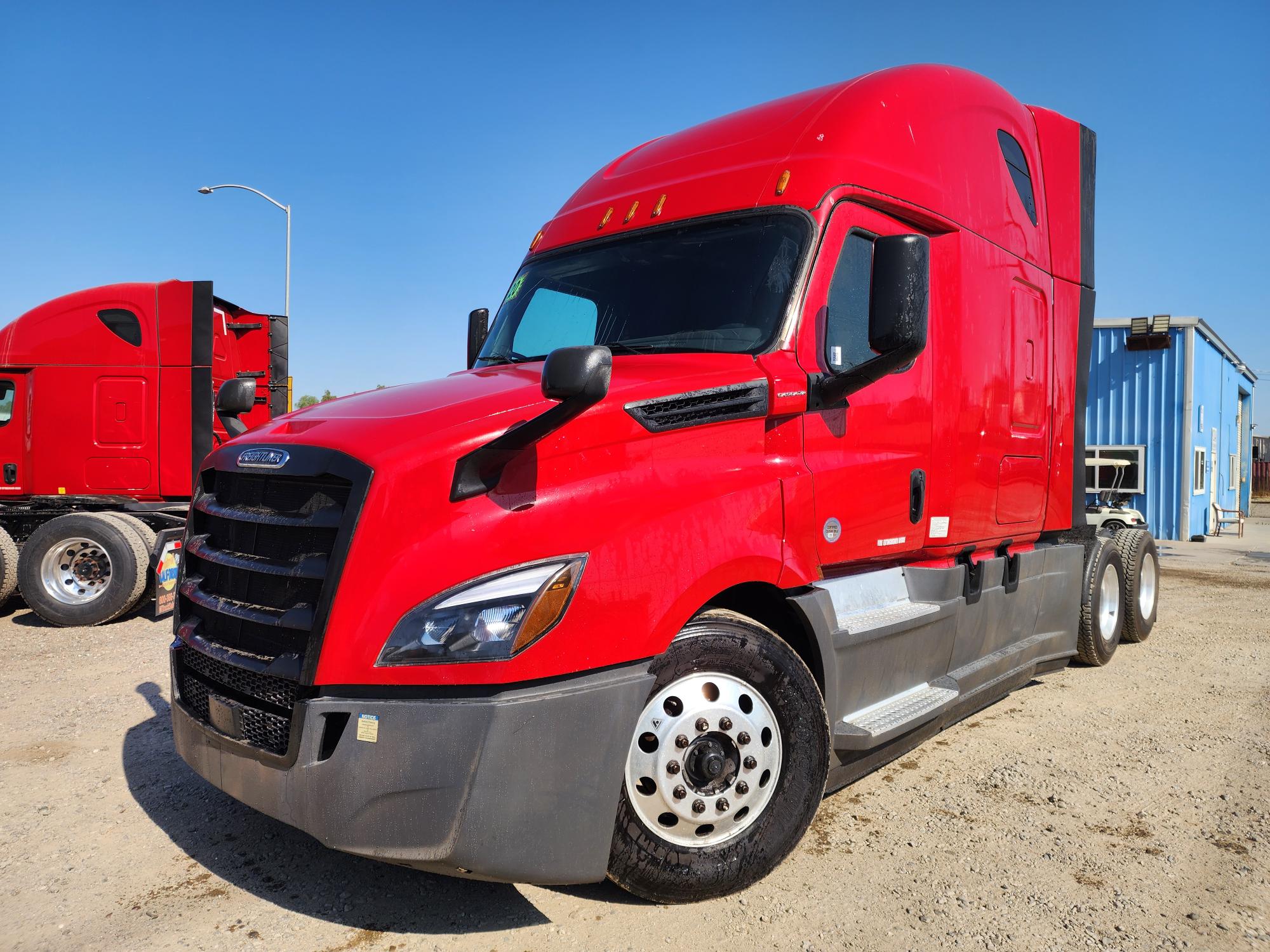 2020 FREIGHTLINER CASCADIA 126SLP - image 1