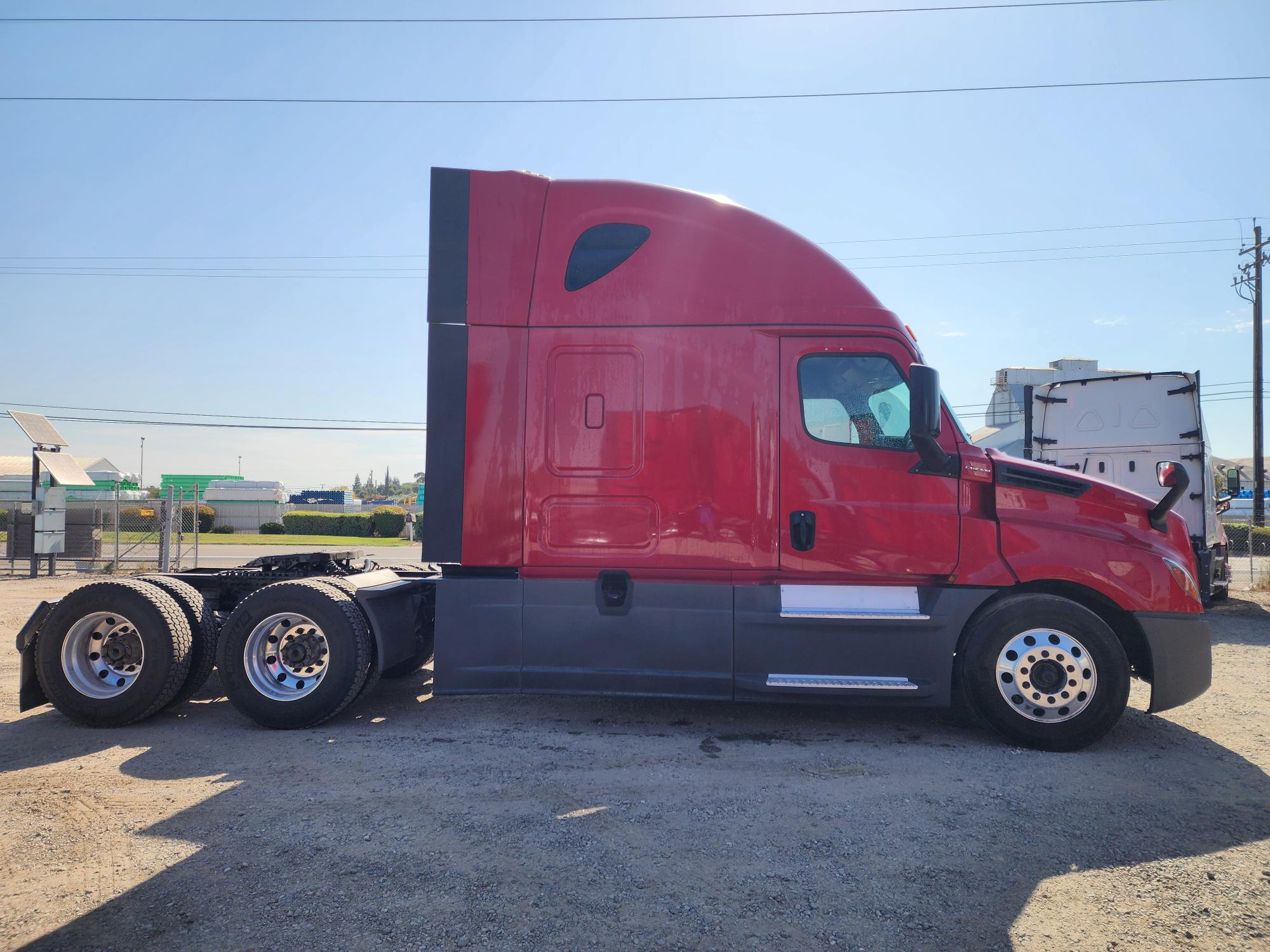 2020 FREIGHTLINER CASCADIA 126SLP - image 7