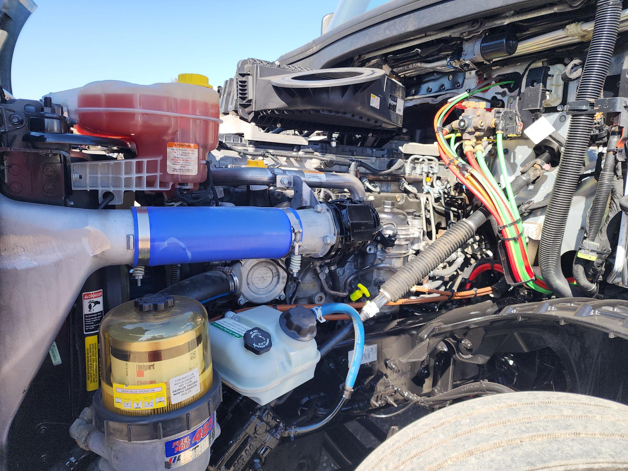 2020 FREIGHTLINER CASCADIA 126SLP - image 10