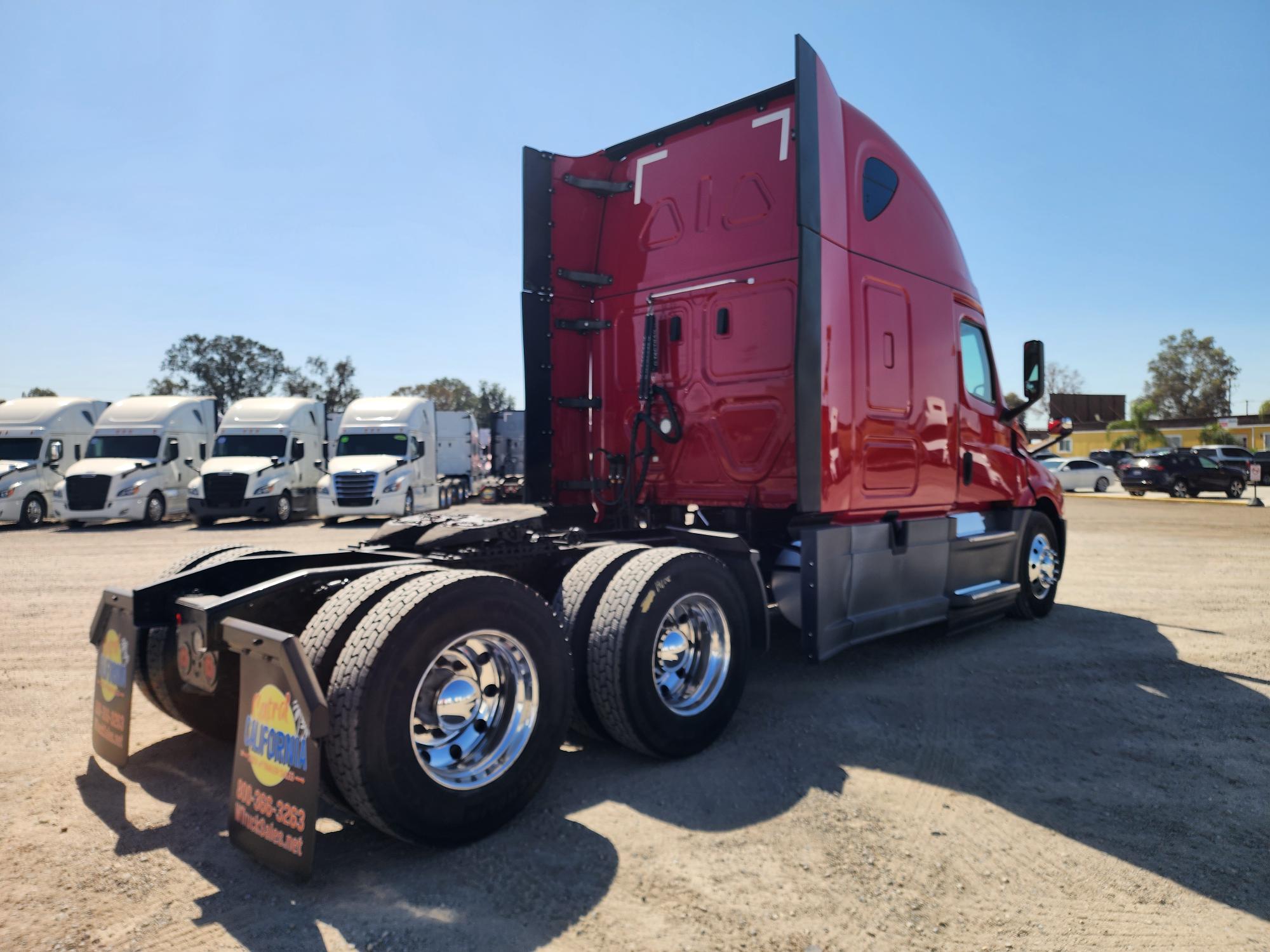 2020 FREIGHTLINER CASCADIA 126SLP - image 6