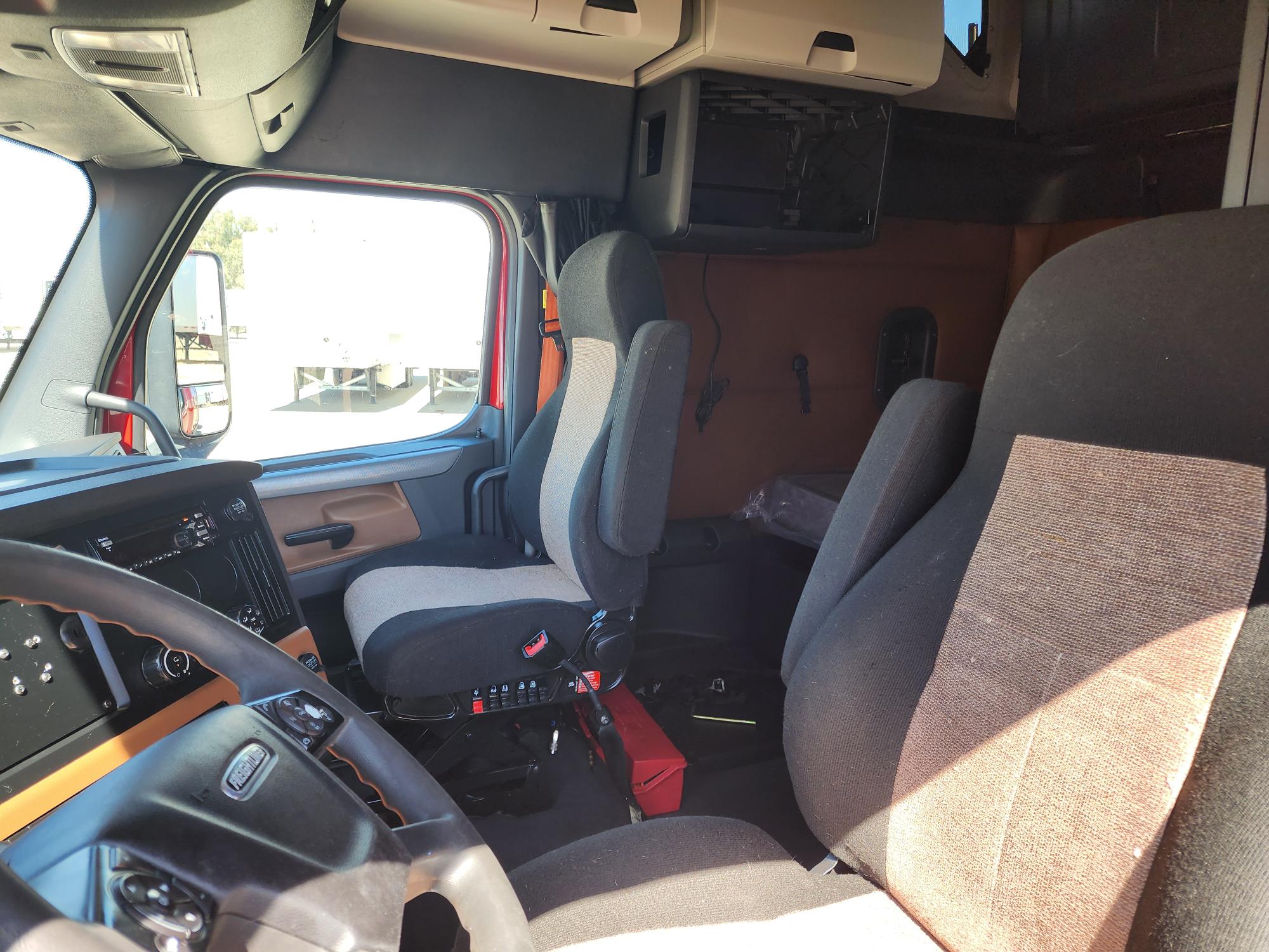 2020 FREIGHTLINER CASCADIA 126SLP - image 16