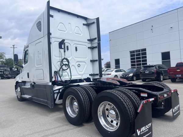 FREIGHTLINER CASCADIA 126SLP 2022