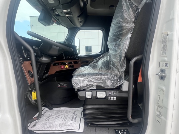 FREIGHTLINER CASCADIA 126SLP 2022