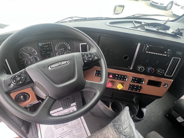 FREIGHTLINER CASCADIA 126SLP 2022