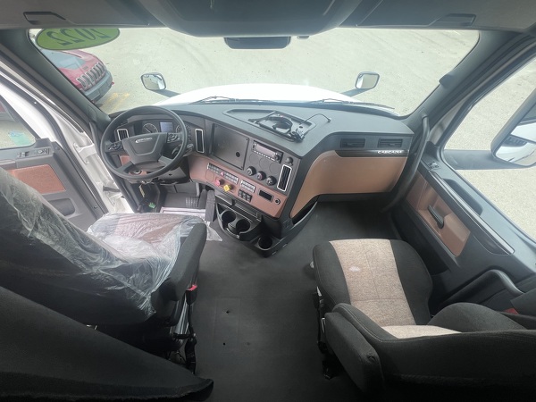 FREIGHTLINER CASCADIA 126SLP 2022
