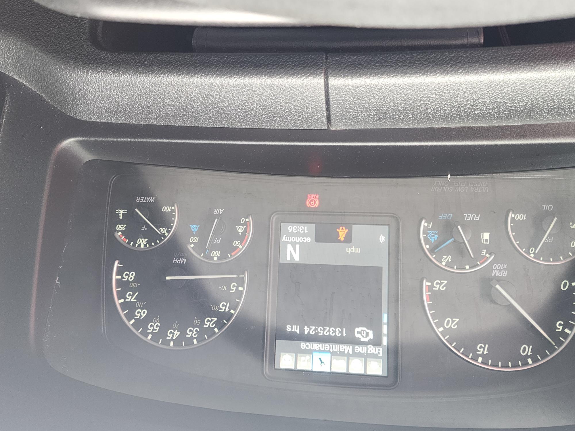 2023 FREIGHTLINER CASCADIA 126SLP - image 15