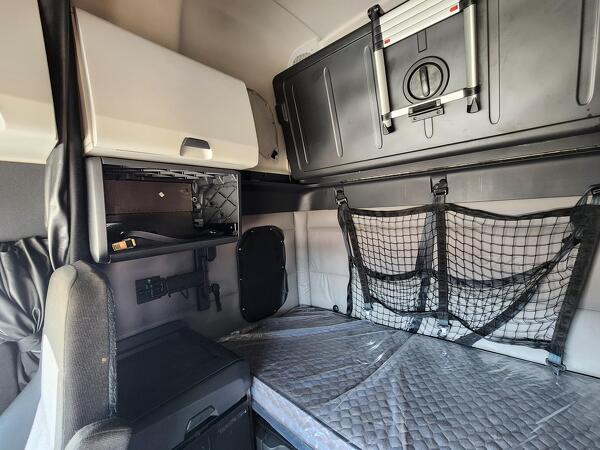 FREIGHTLINER CASCADIA 126SLP 2020