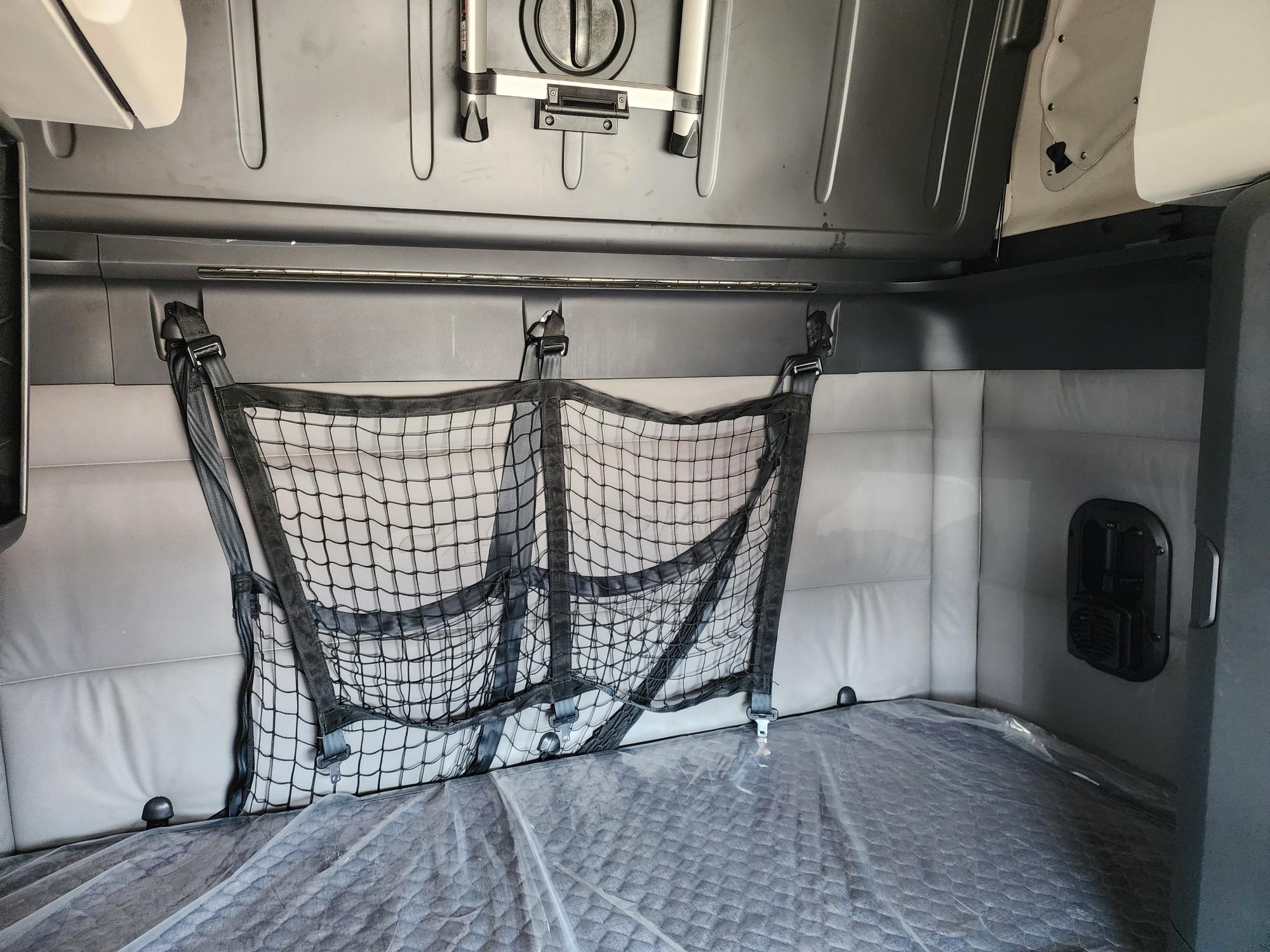 2020 FREIGHTLINER CASCADIA 126SLP - image 17