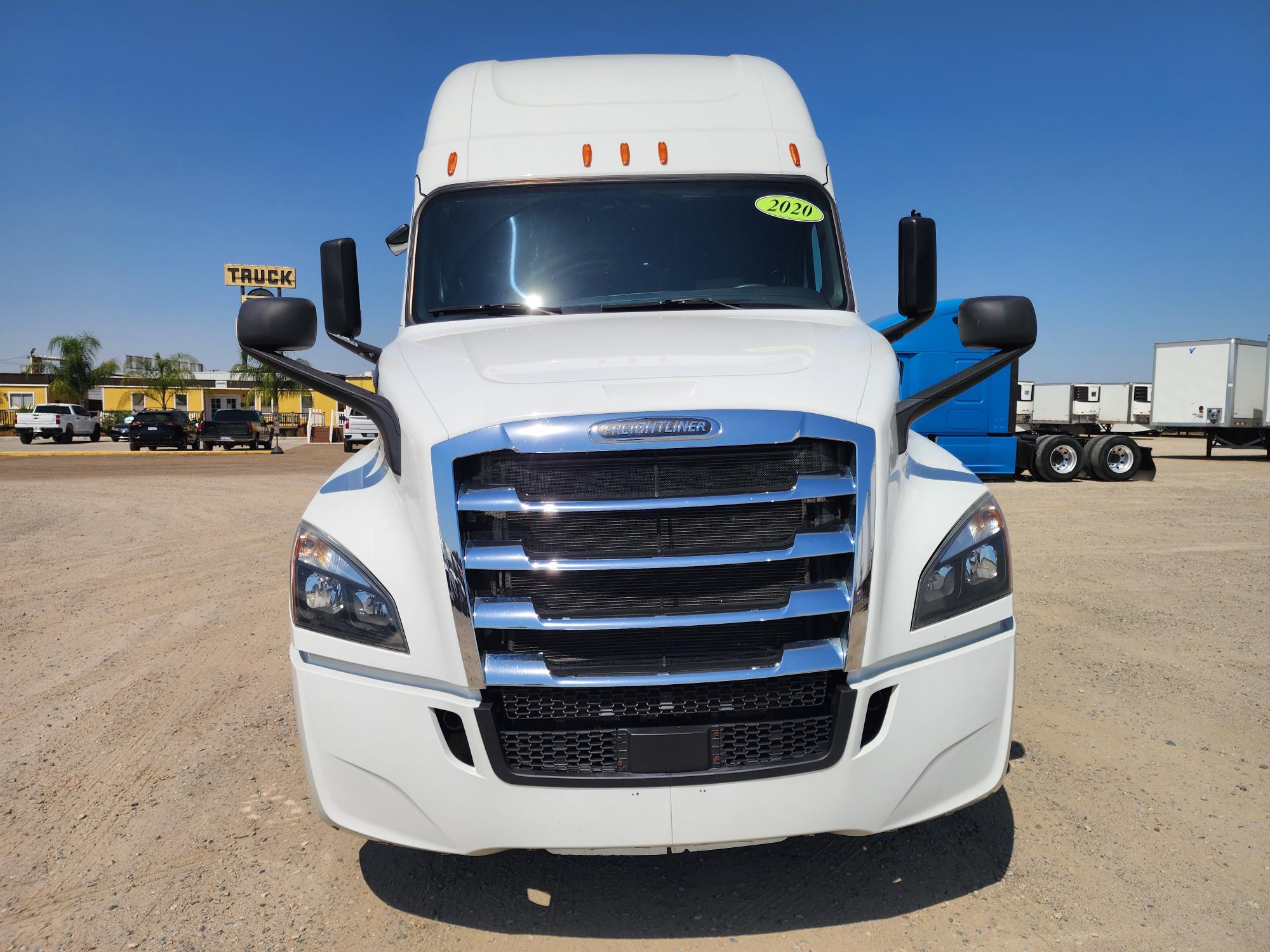 2020 FREIGHTLINER CASCADIA 126SLP - image 2