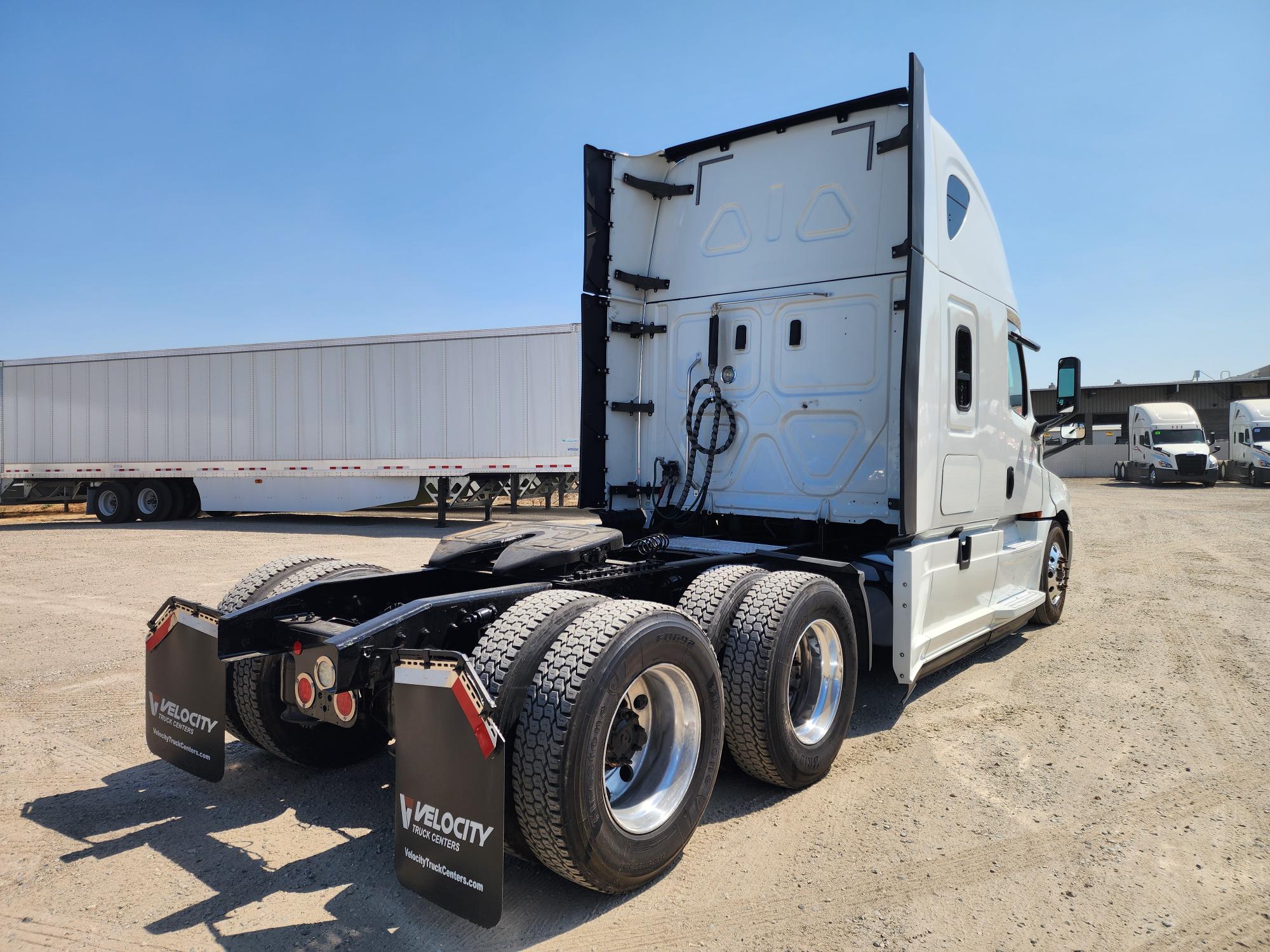 2020 FREIGHTLINER CASCADIA 126SLP - image 6