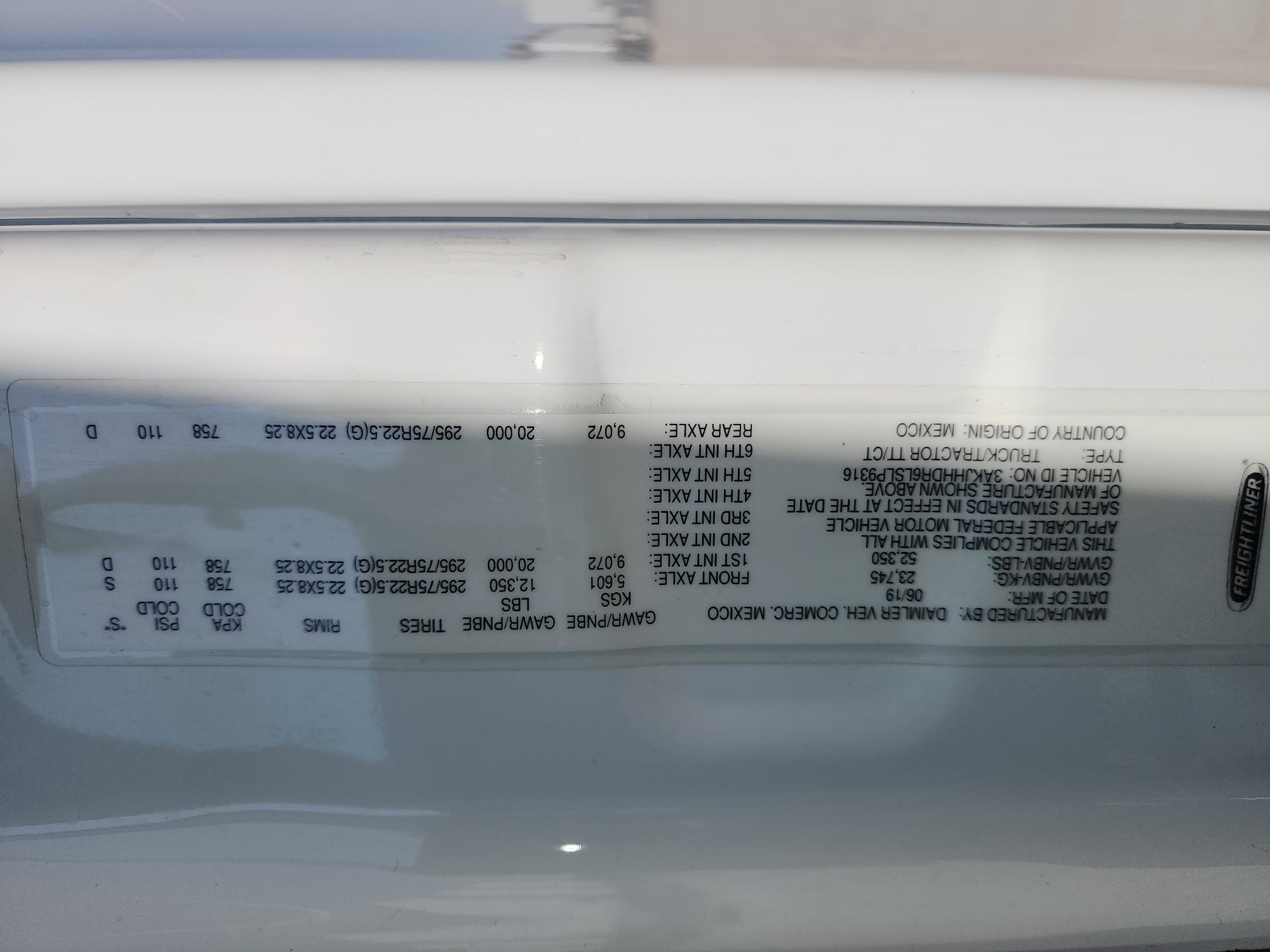 2020 FREIGHTLINER CASCADIA 126SLP - image 20