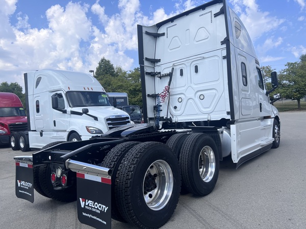FREIGHTLINER CASCADIA 126SLP 2021