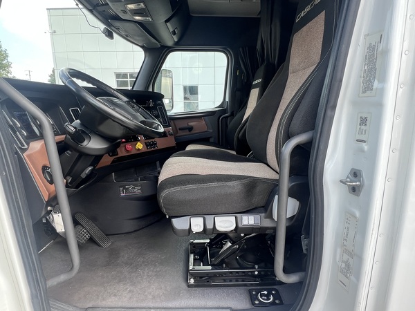 FREIGHTLINER CASCADIA 126SLP 2021