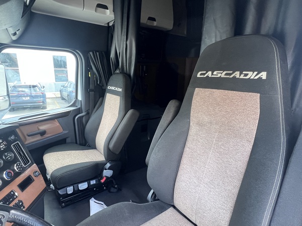 FREIGHTLINER CASCADIA 126SLP 2021