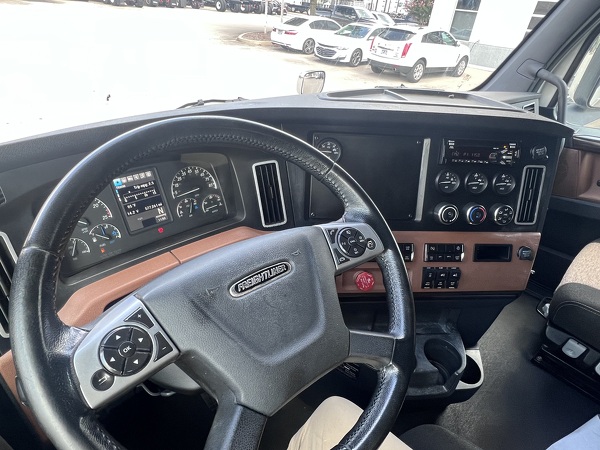 FREIGHTLINER CASCADIA 126SLP 2021