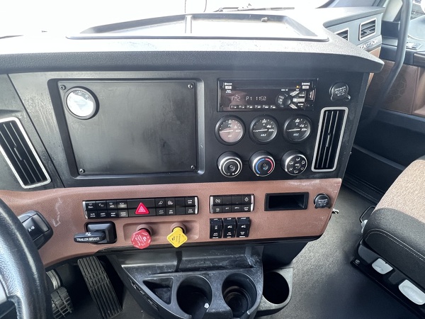 FREIGHTLINER CASCADIA 126SLP 2021