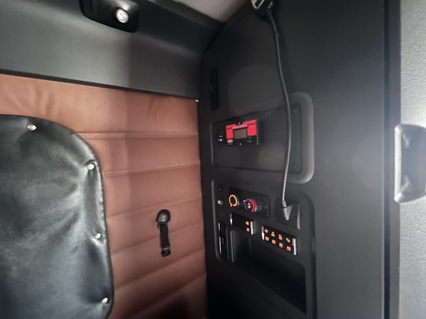 FREIGHTLINER CASCADIA 126SLP 2021