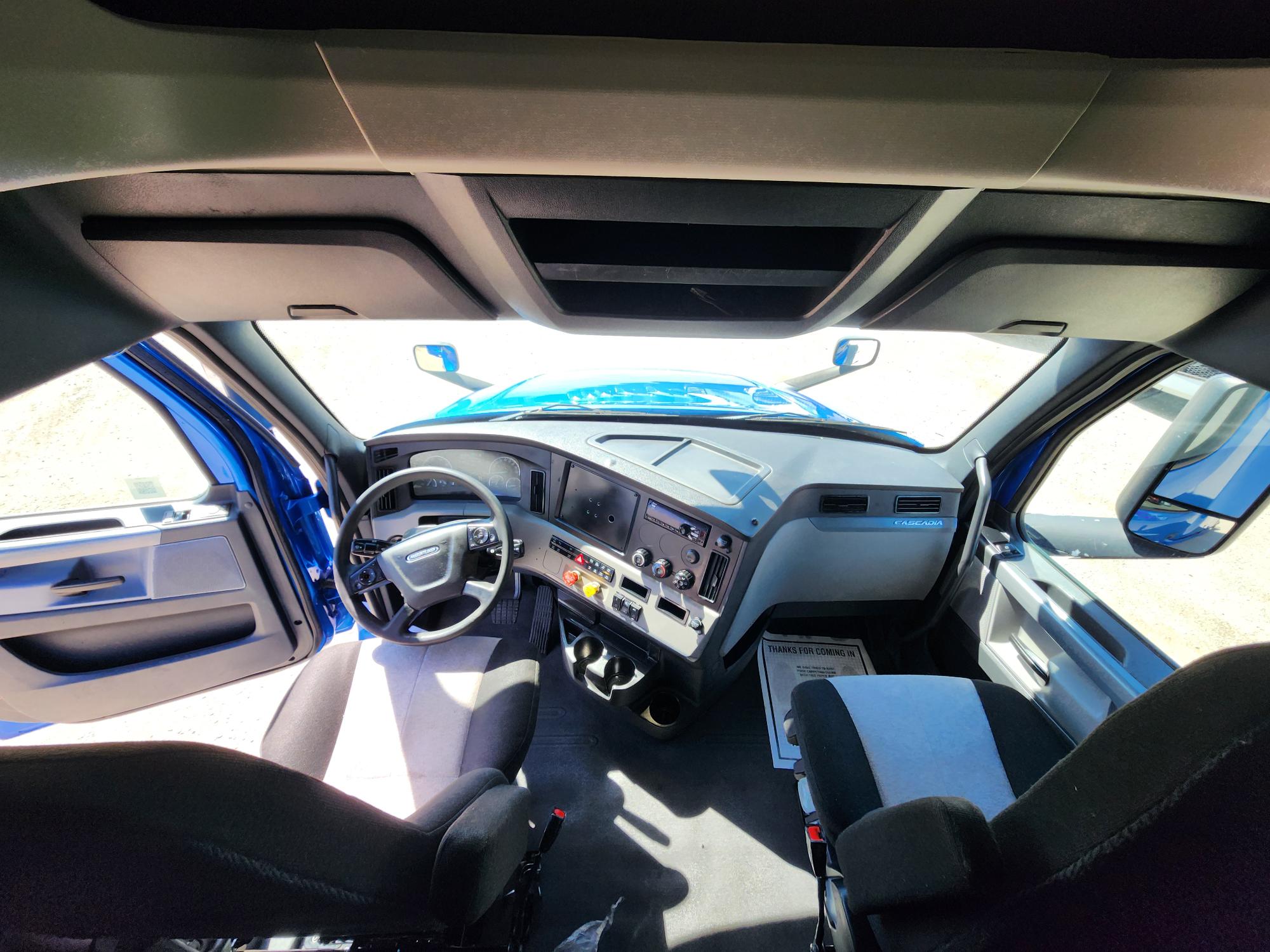 2020 FREIGHTLINER CASCADIA 126SLP - image 19