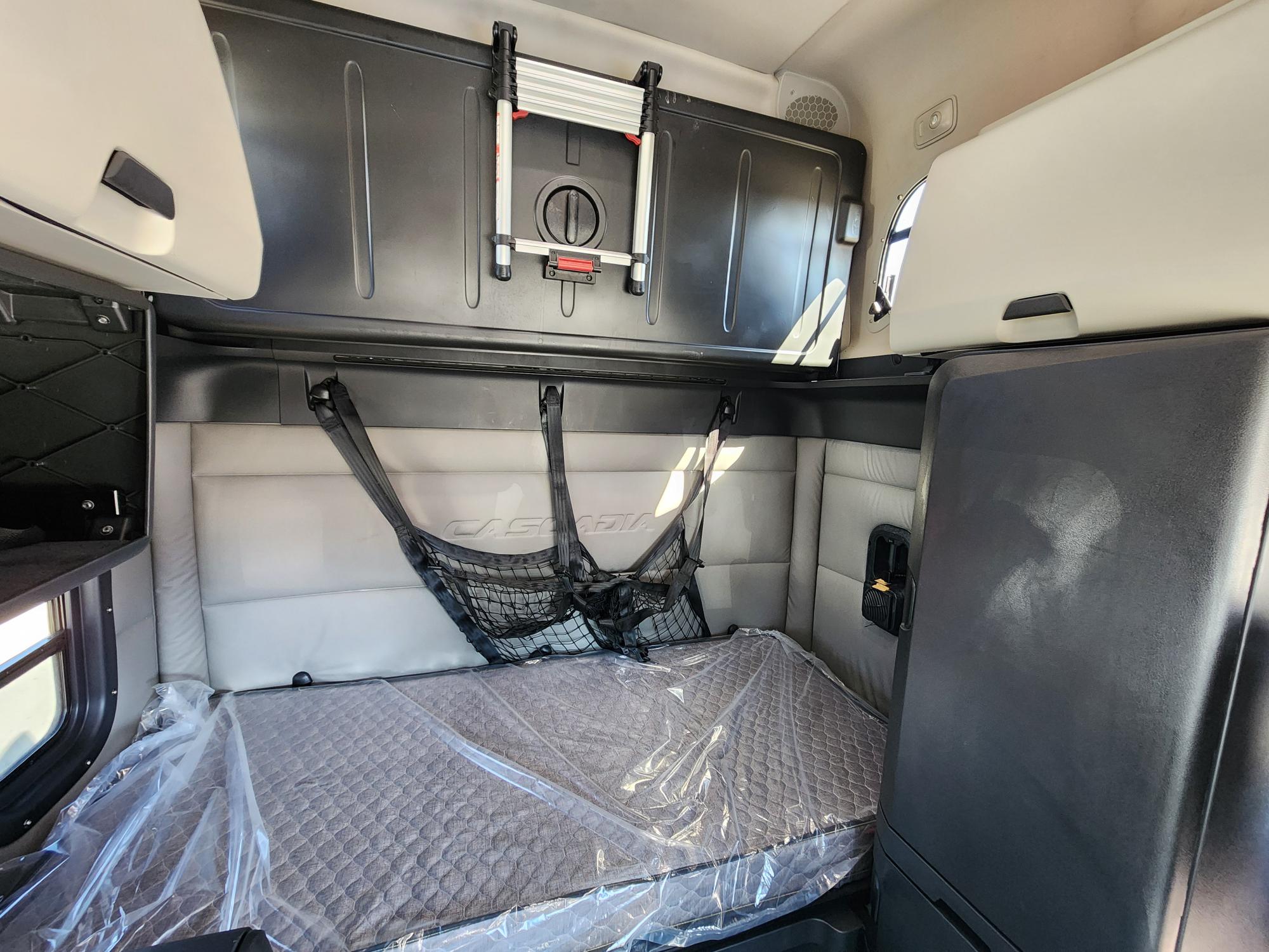 2020 FREIGHTLINER CASCADIA 126SLP - image 20