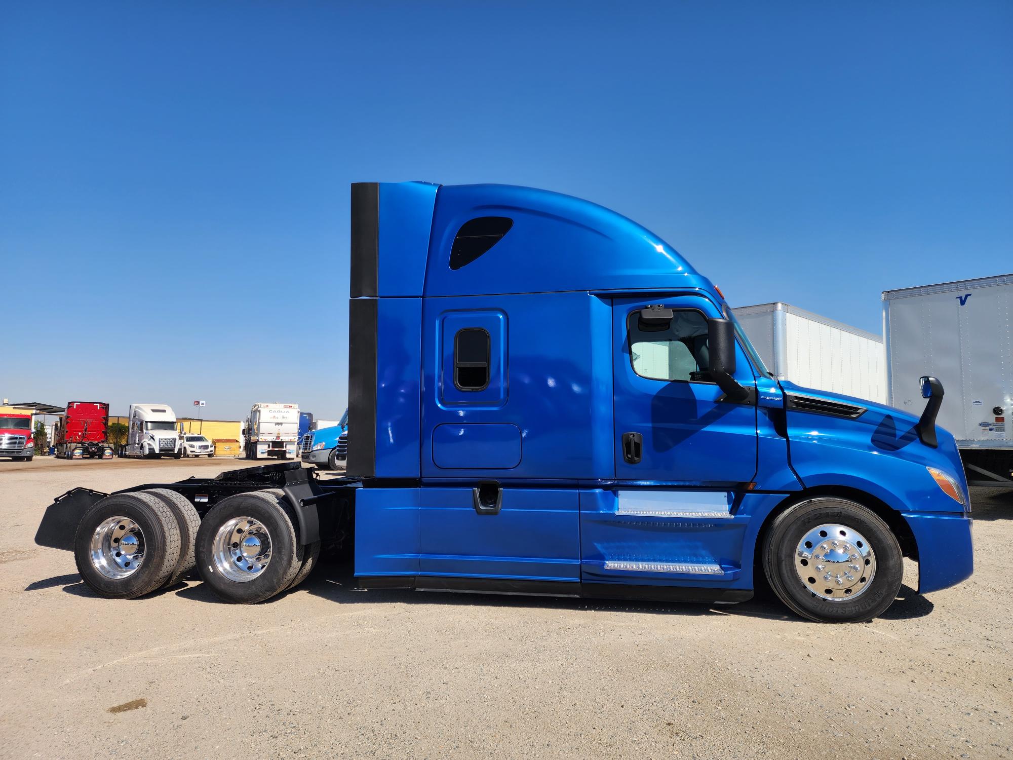 2020 FREIGHTLINER CASCADIA 126SLP - image 7