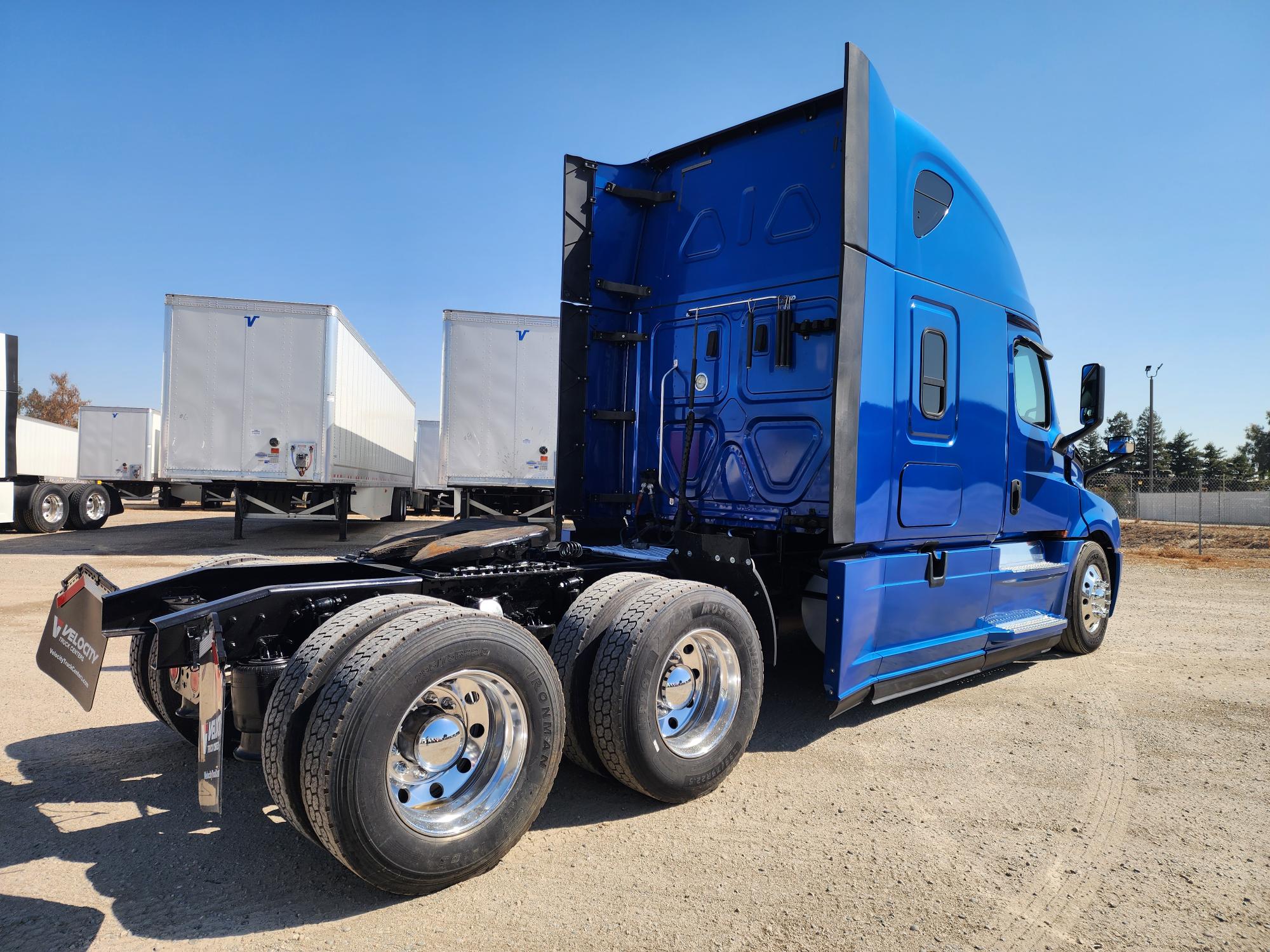 2020 FREIGHTLINER CASCADIA 126SLP - image 6
