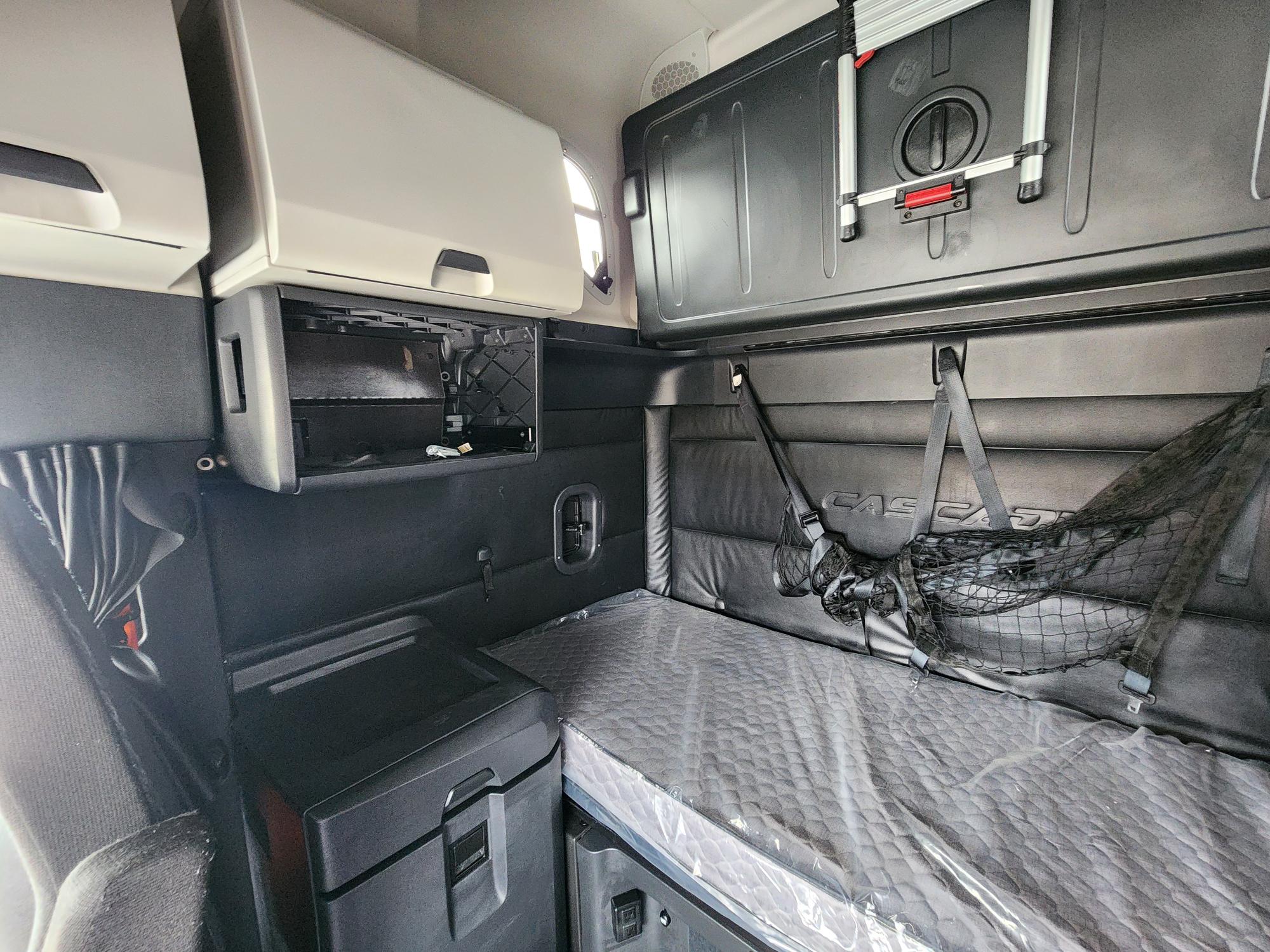 2023 FREIGHTLINER CASCADIA 126SLP - image 22