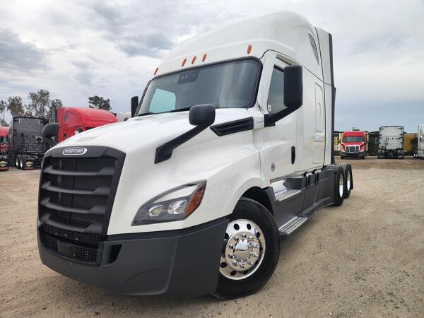 FREIGHTLINER CASCADIA 126SLP 