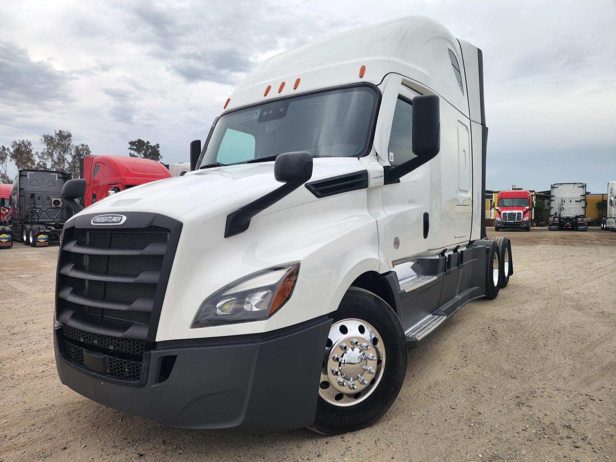 2023 FREIGHTLINER CASCADIA 126SLP - image 1