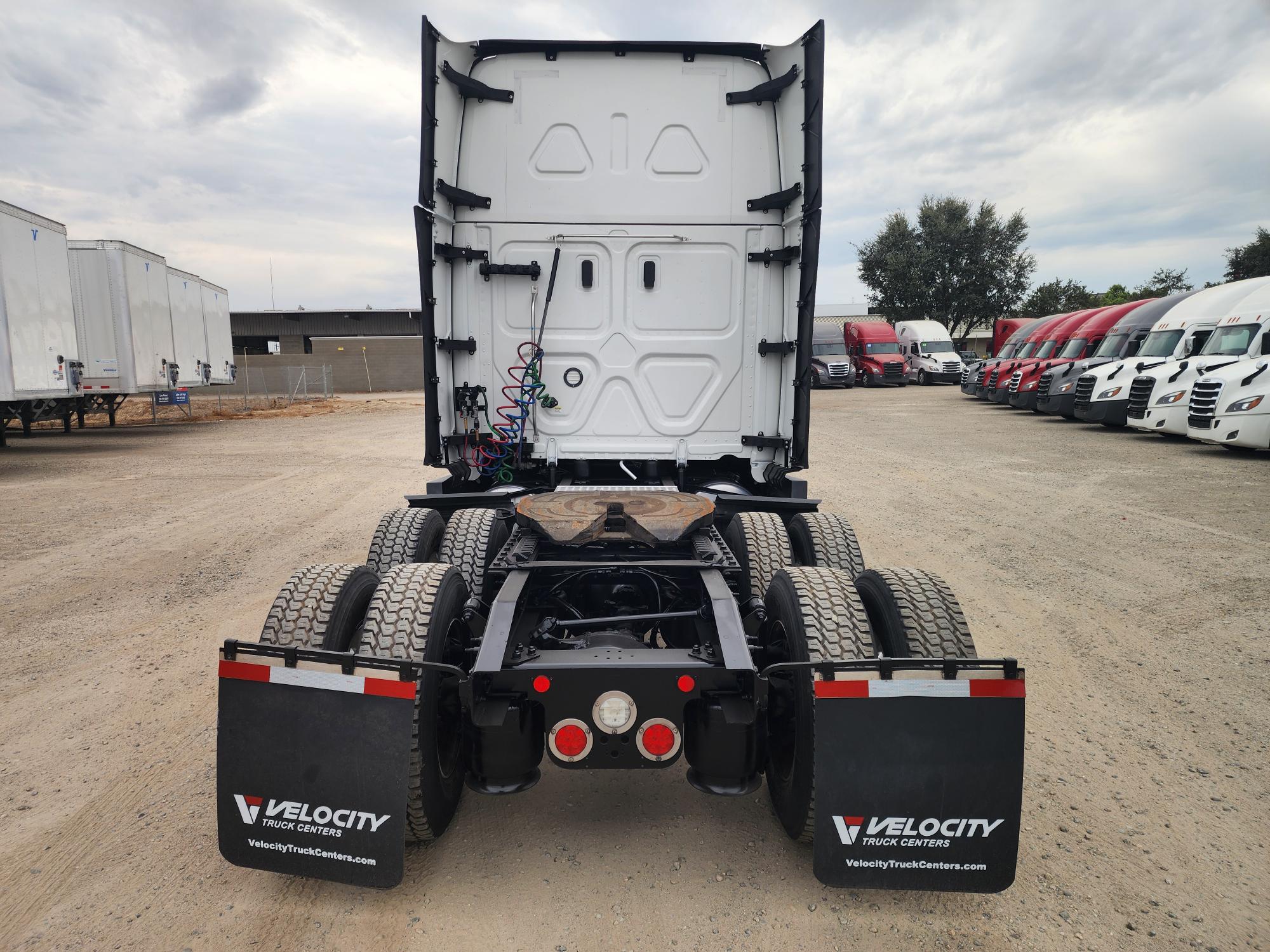 2023 FREIGHTLINER CASCADIA 126SLP - image 5