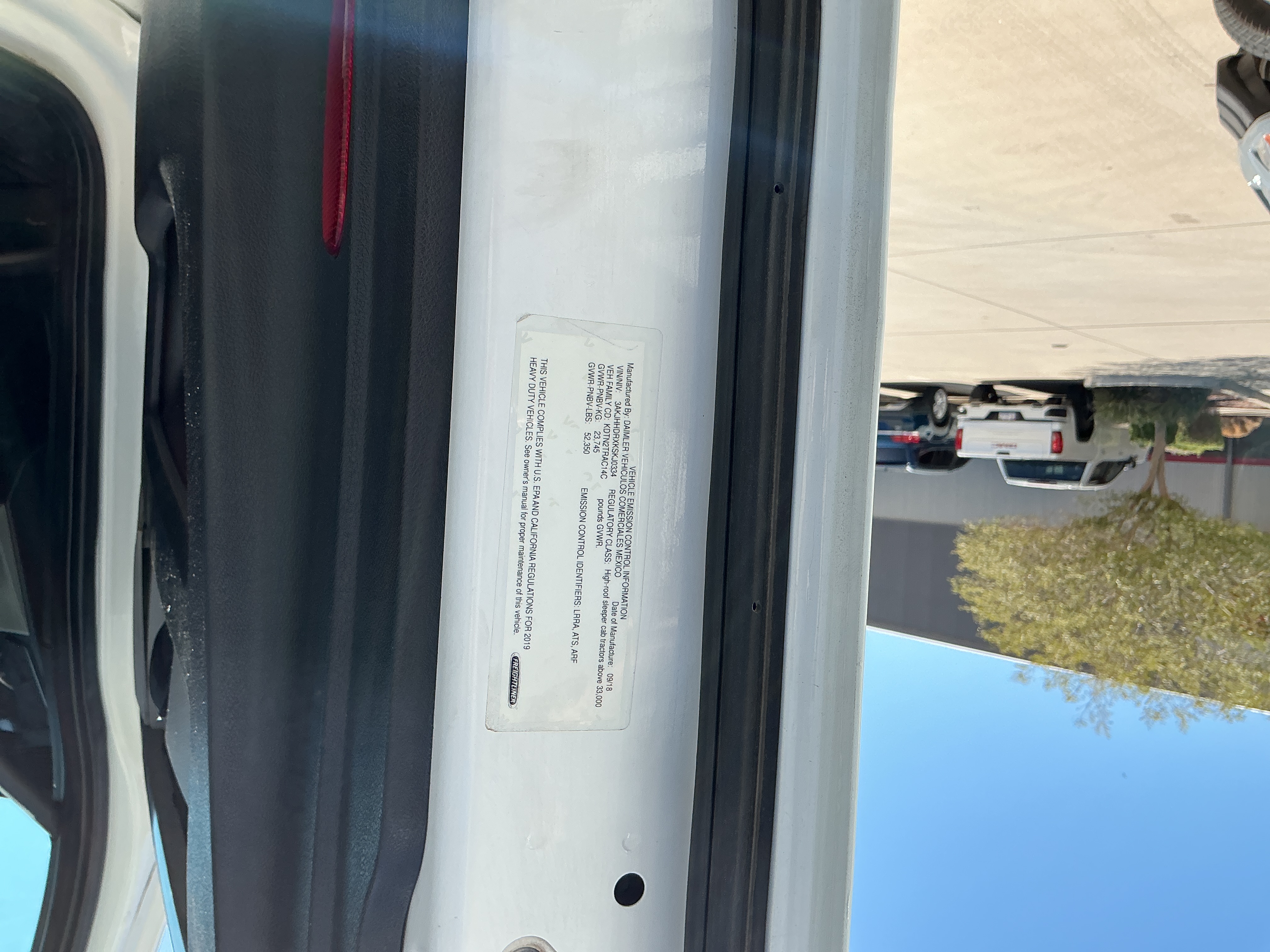 2019 FREIGHTLINER CASCADIA 126SLP - image 15