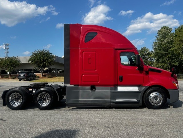 2021 FREIGHTLINER CASCADIA 126SLP - image 6