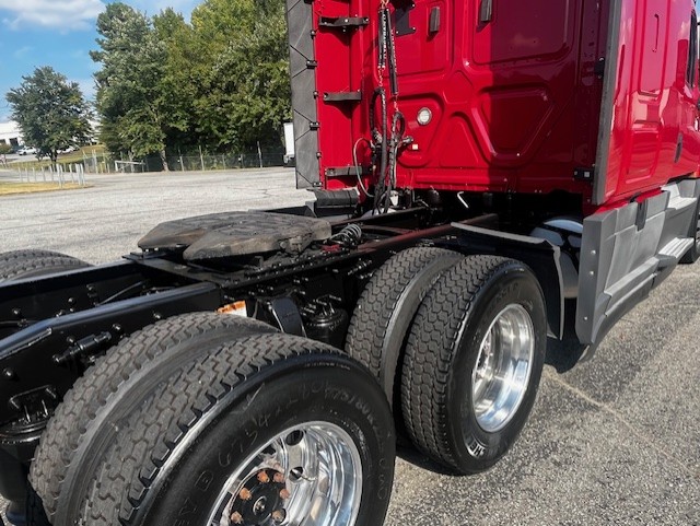 2021 FREIGHTLINER CASCADIA 126SLP - image 5