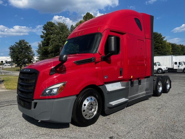 2021 FREIGHTLINER CASCADIA 126SLP - image 1