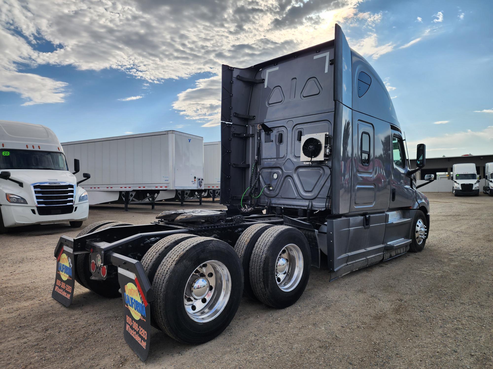 2021 FREIGHTLINER CASCADIA 126SLP - image 6