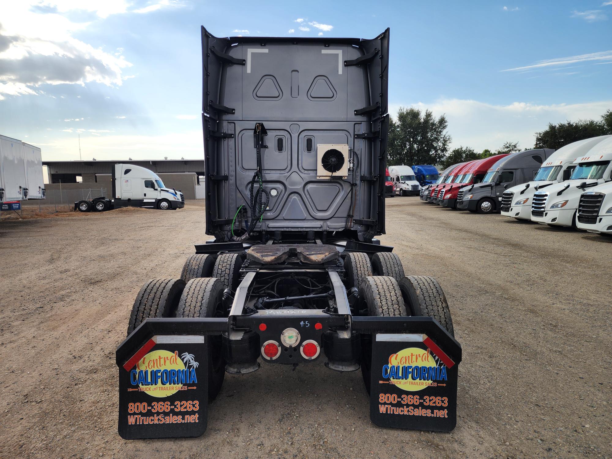 2021 FREIGHTLINER CASCADIA 126SLP - image 5
