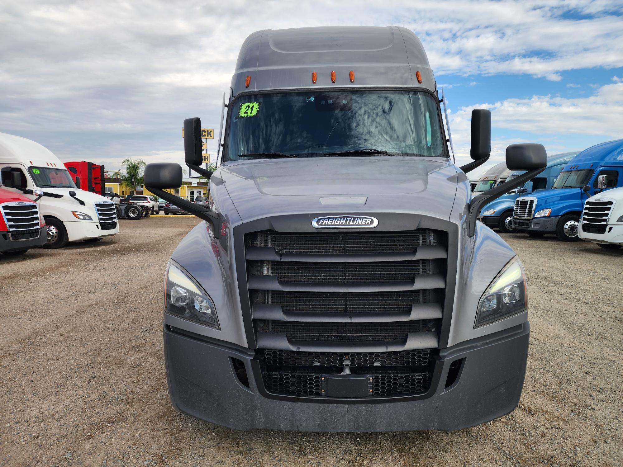 2021 FREIGHTLINER CASCADIA 126SLP - image 2