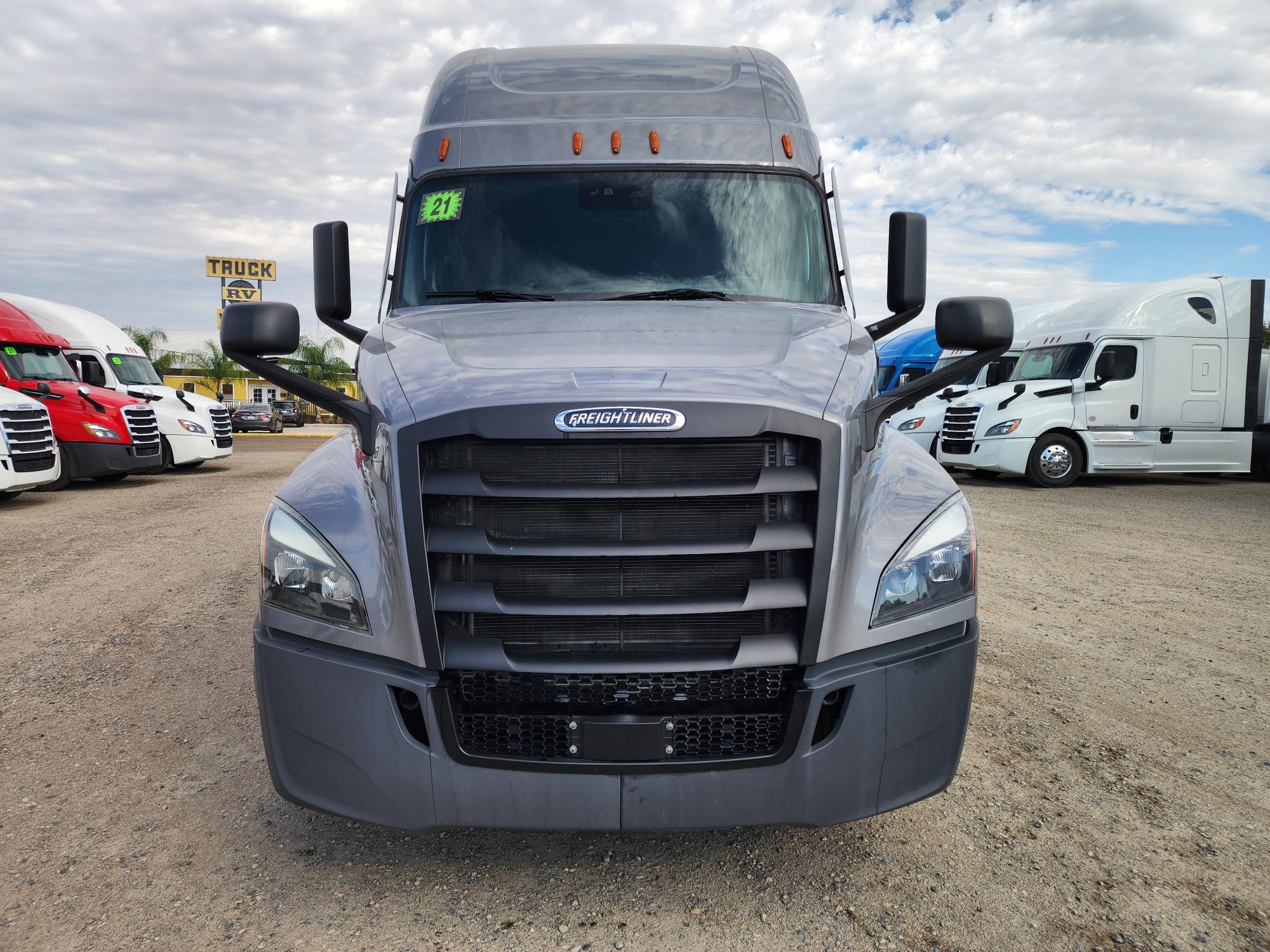 2021 FREIGHTLINER CASCADIA 126SLP - image 2