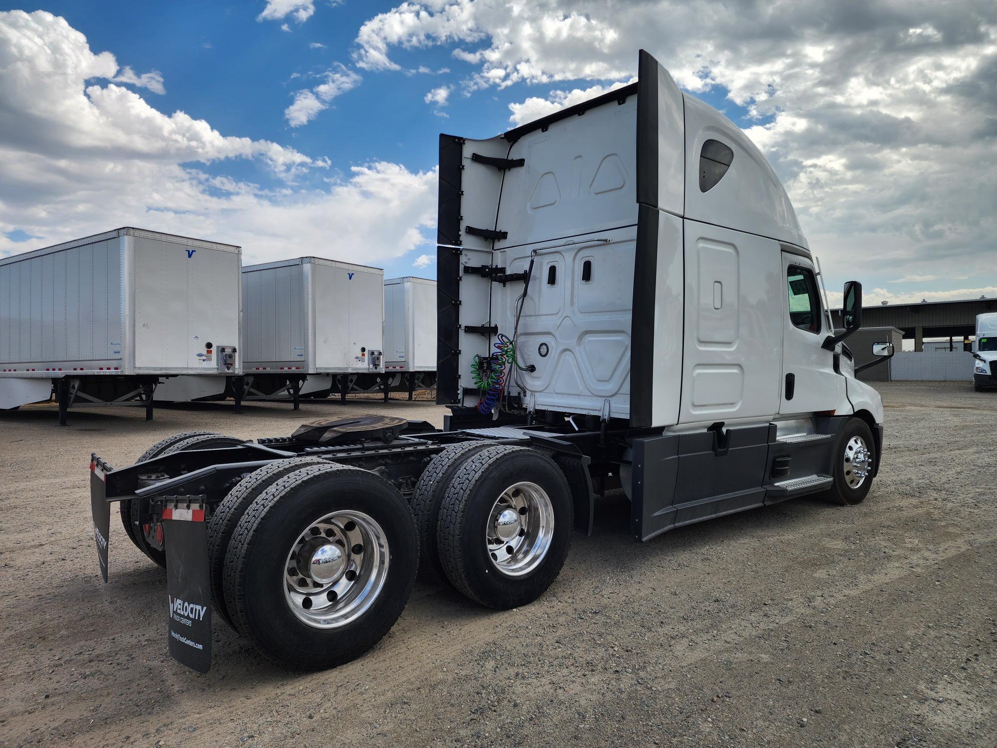 2023 FREIGHTLINER CASCADIA 126SLP - image 6