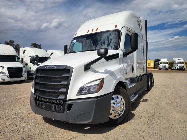FREIGHTLINER CASCADIA 126SLP 