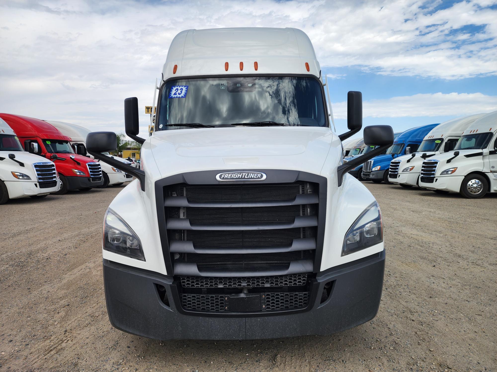 2023 FREIGHTLINER CASCADIA 126SLP - image 2