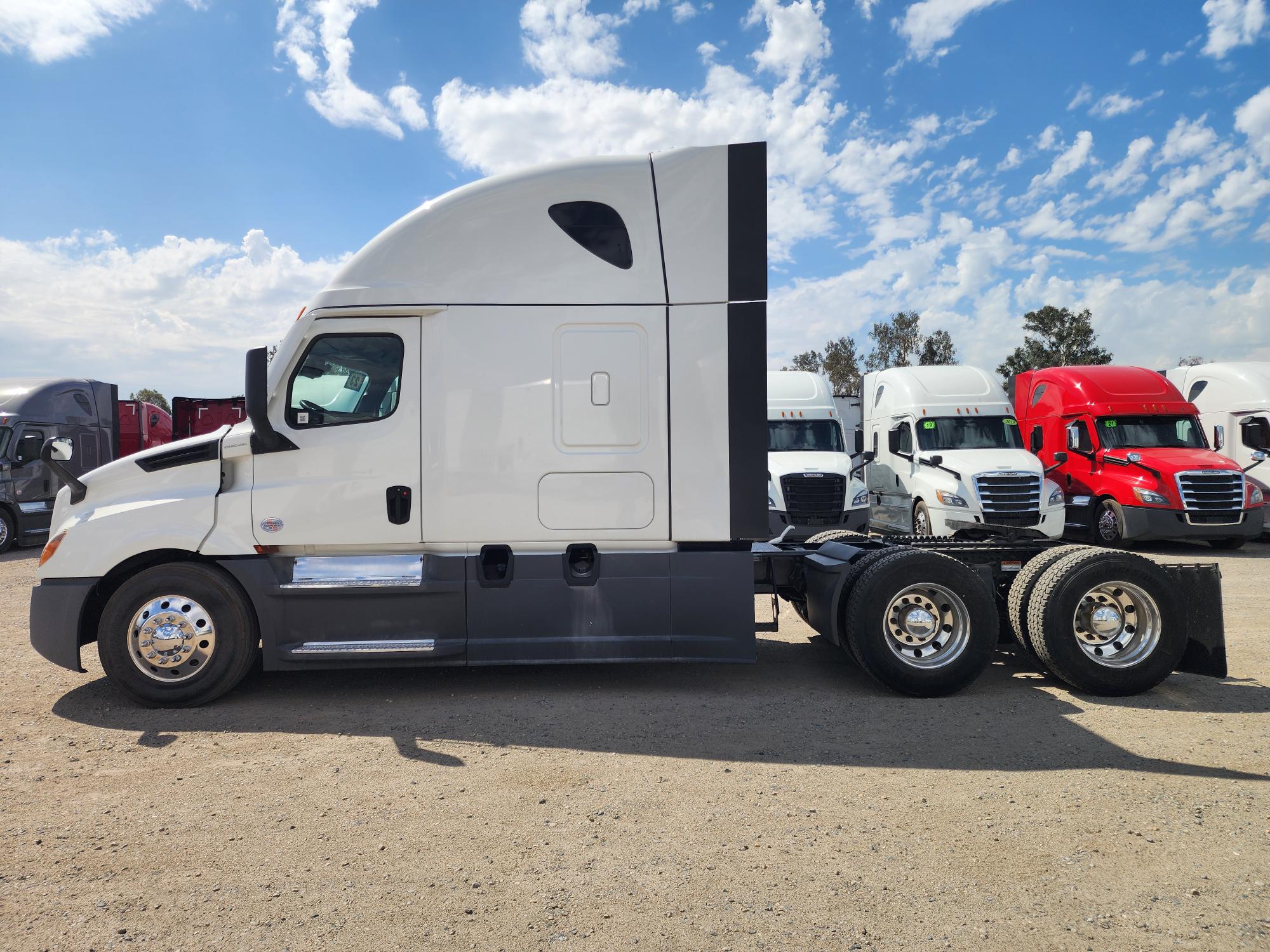 2023 FREIGHTLINER CASCADIA 126SLP - image 3