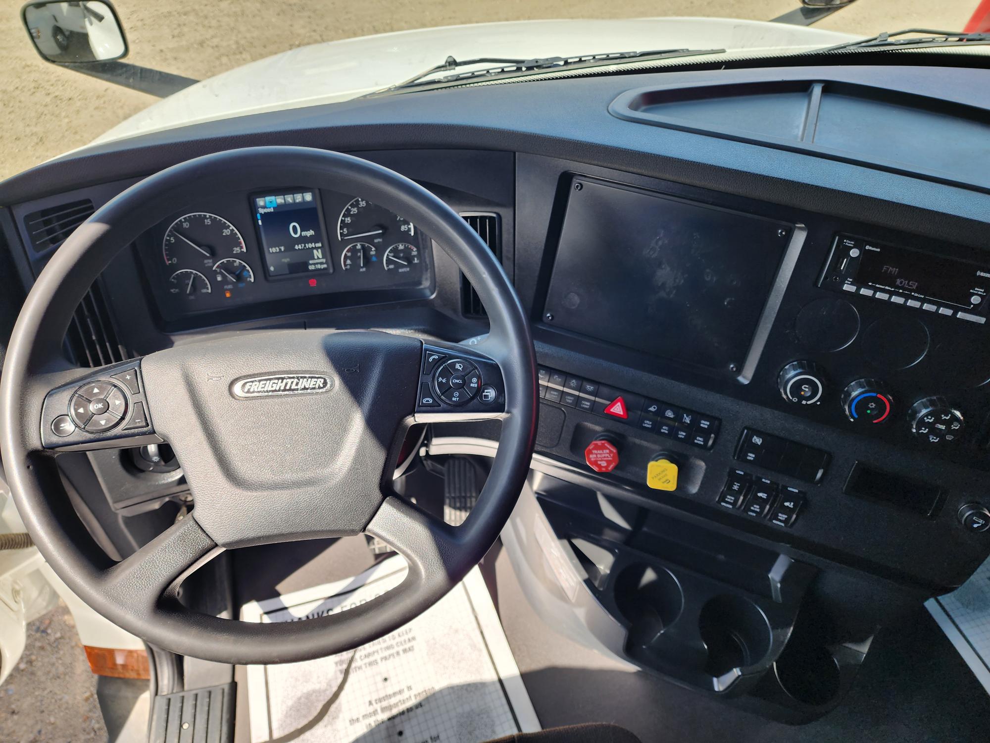 2023 FREIGHTLINER CASCADIA 126SLP - image 17