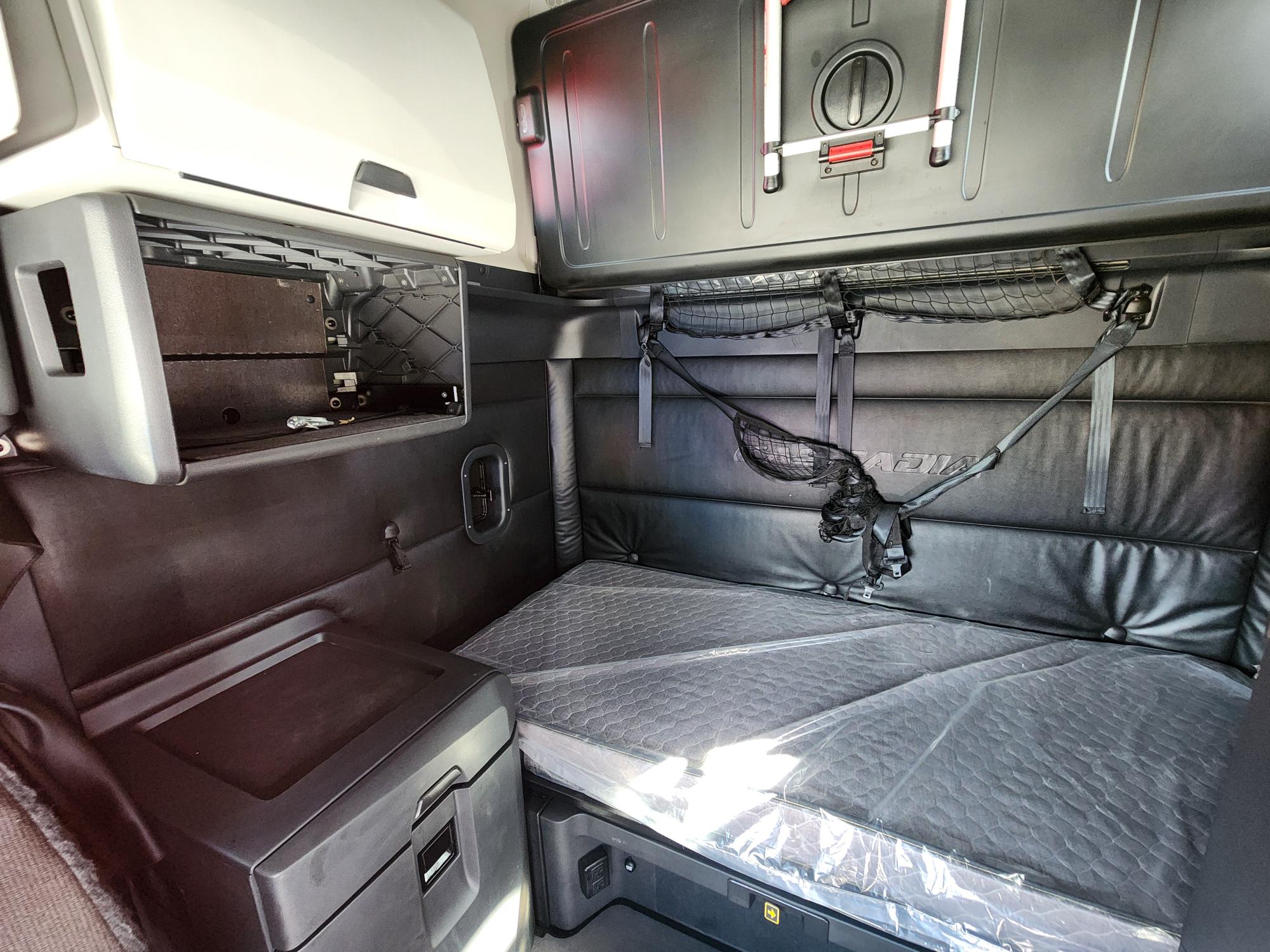 2023 FREIGHTLINER CASCADIA 126SLP - image 19