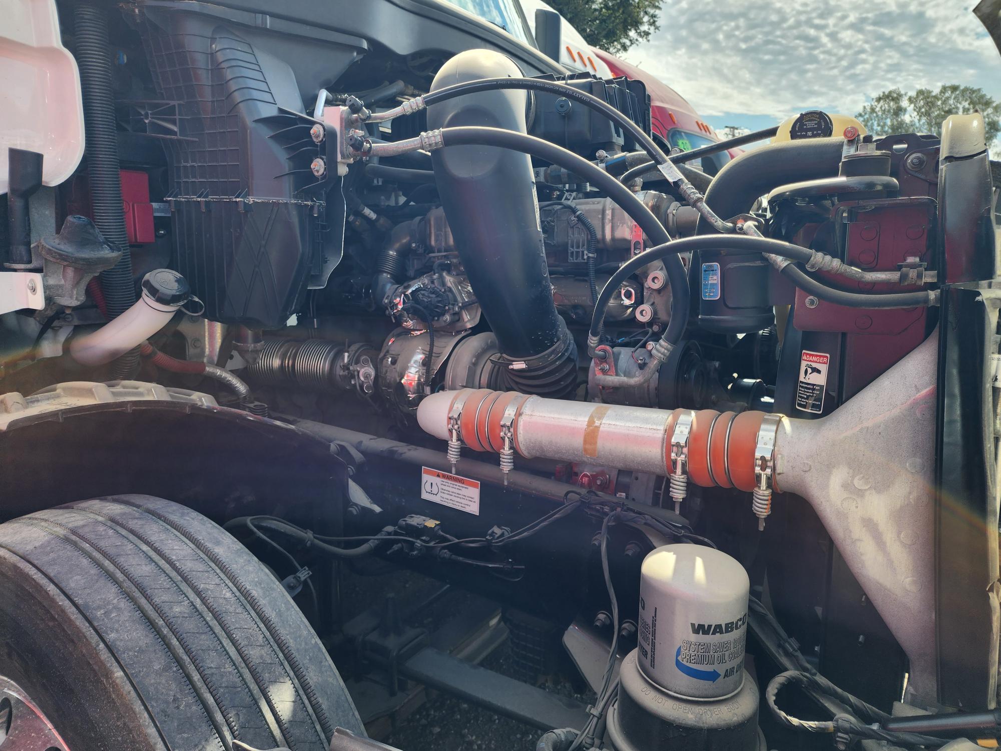 2023 FREIGHTLINER CASCADIA 126SLP - image 9