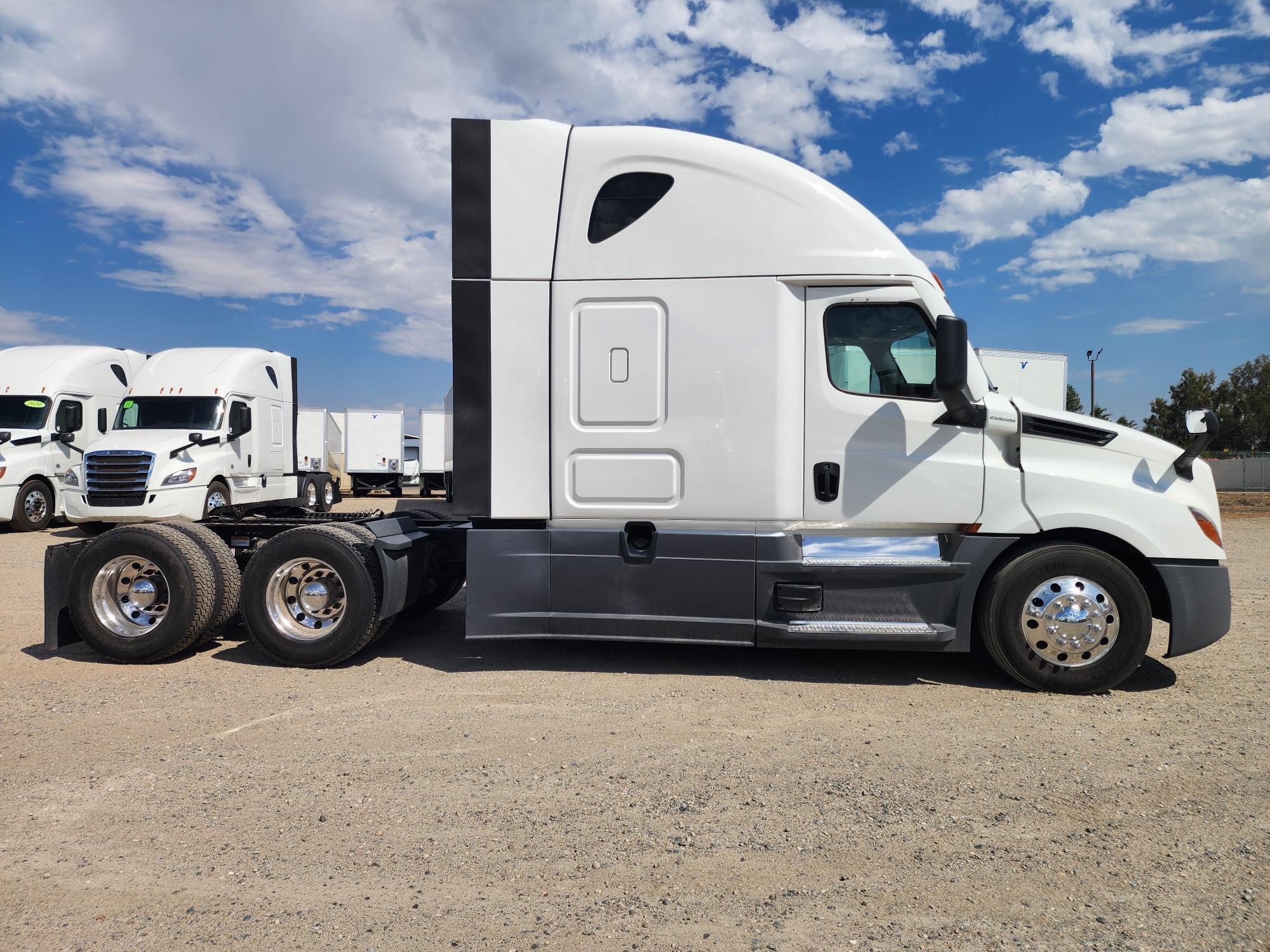 2023 FREIGHTLINER CASCADIA 126SLP - image 7